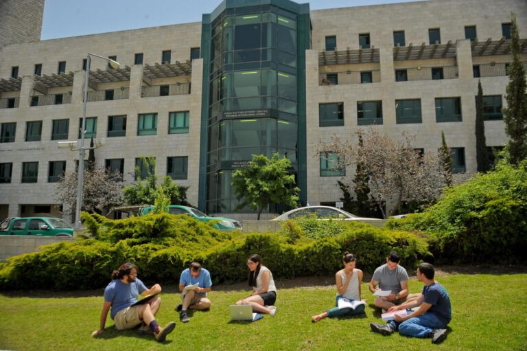 דרוש/ה בהאוניברסיטה העברית: Head of International Marketing Desk‏