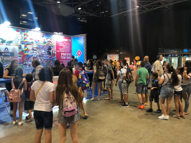 אתגר חופשת הקיץ של דומינו'ס פיצה: מהלך משפיענים שמשלב בין הפיזי לדיגיטלי