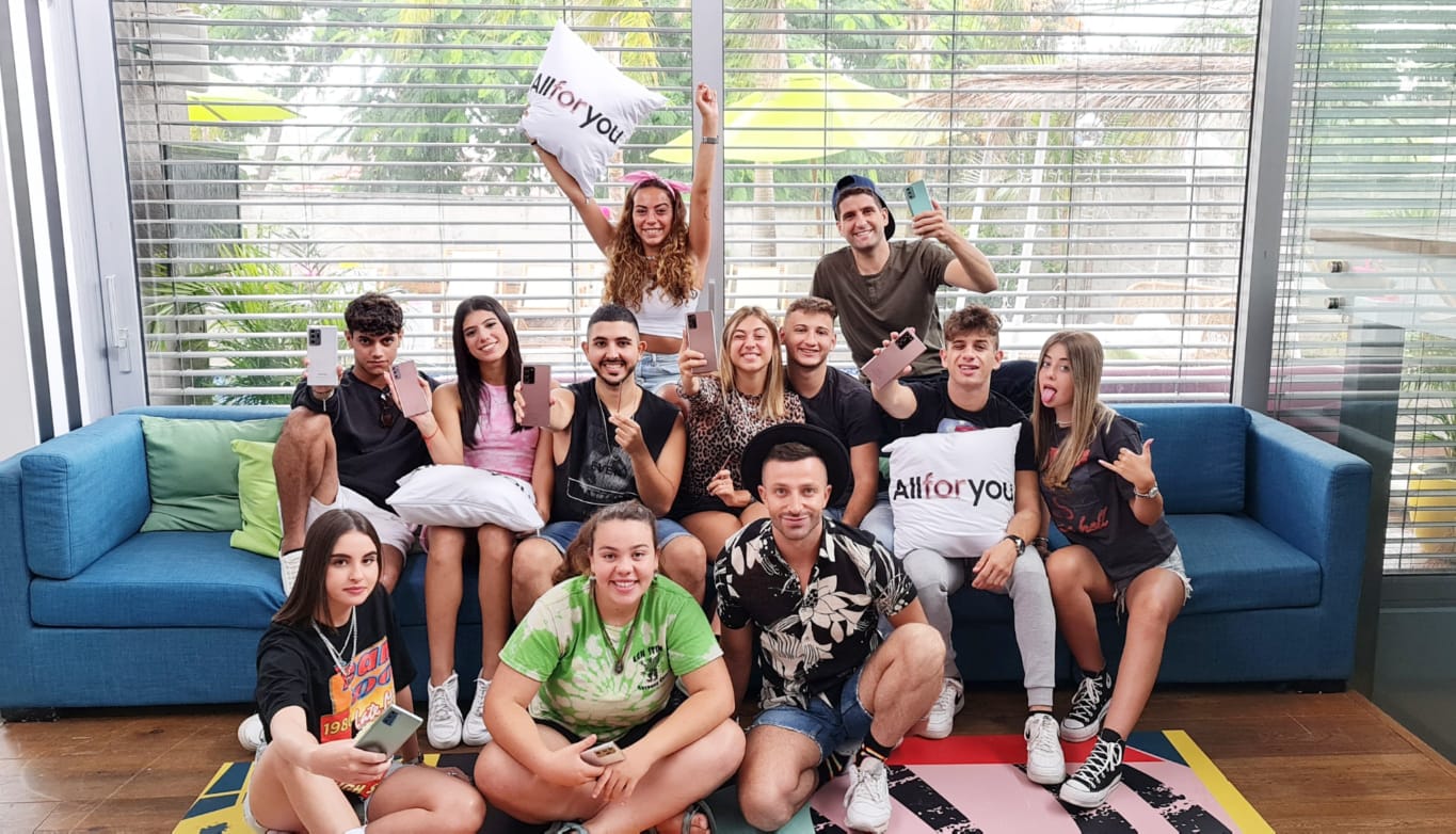 פורמט תוכן ייחודי לראשונה בשיתוף עם TikTok ישראל: סמסונג ישראל תשיק הקיץ ווילת קריאייטורים בשם “All ForYou”