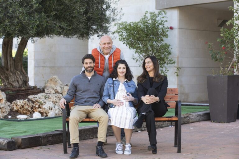 בנק מזרחי טפחות יוצא בקמפיין חדש בכיכובו של הפרזנטור דביר בנדק