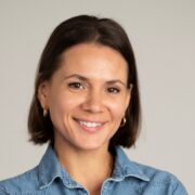 הכירו את ג'ני בק, מנהלת שיווק femina