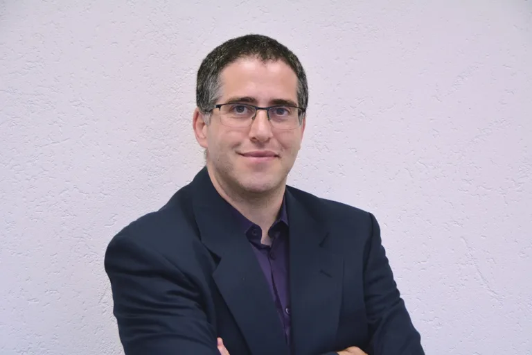 הכירו את ערן סורוקה מנהל שיווק cocohub.ai – פלטפורמה לבניית צ'אטבוטים