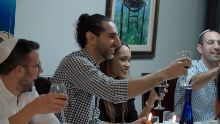 קשת מובילה את הדירוג השבועי עם "חתונה ממבט ראשון" ו-9 מתוך 10 תוכניות בטבלה