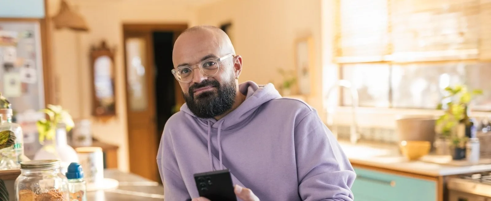 הזמר אברהם טל יוביל קמפיין של כללית, תחת המסר "ללקוחות כללית הרבה יותר קל"