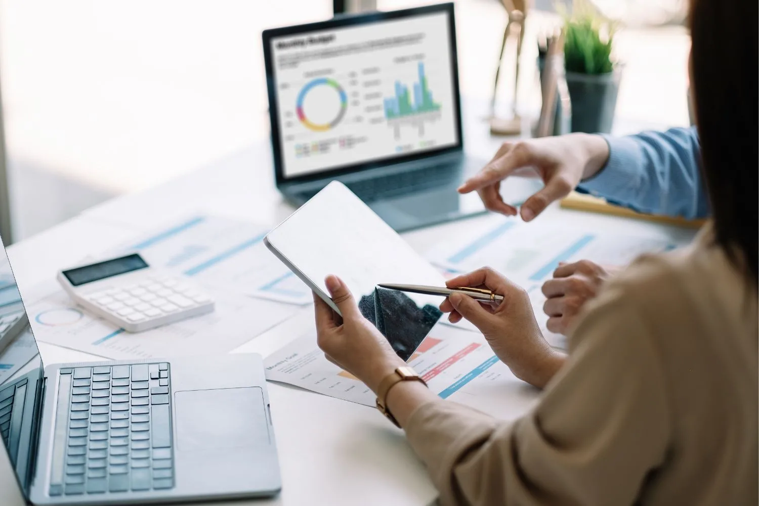 Google Analytics 4- המדריך לאנליטיקס החדש:  נתונים, מדידה, דשבורדים ודוחות