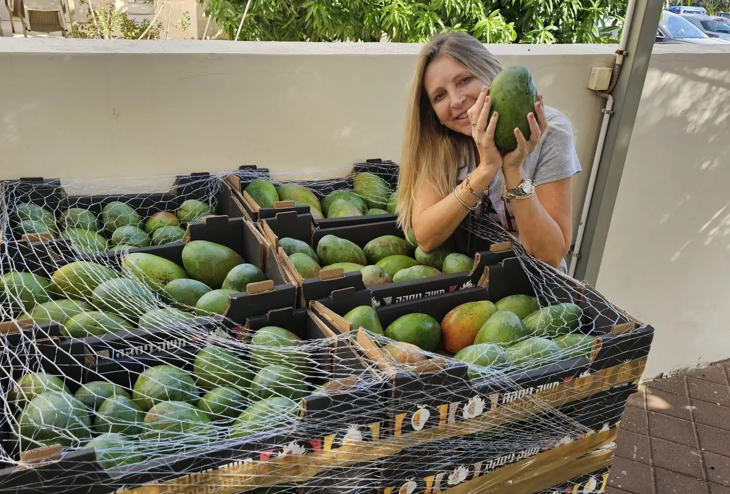ד"ר להבית אקרמן מגייסת 60 מתנדבים לטובת החקלאים בדרום הארץ ועוטף עזה