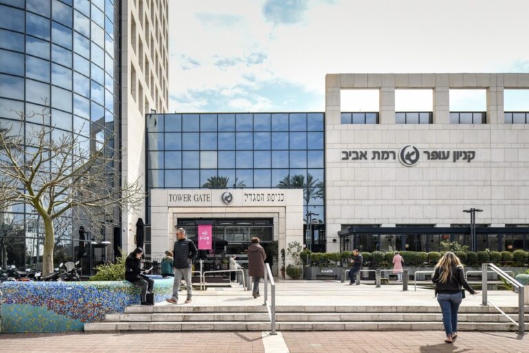 קמפיין חדש לקניוני עופר בכיכובה של הפרזנטורית עדי אשכנזי
