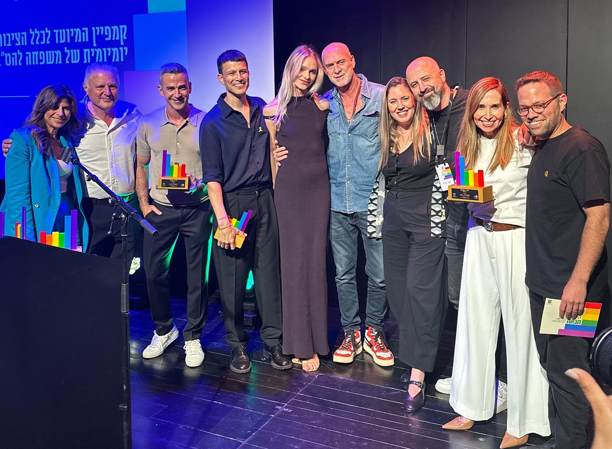 AIG זכתה בפרס הנראות לשנת 2025 על קמפיין פורץ דרך עם אסי עזר ואלברט אסקולה