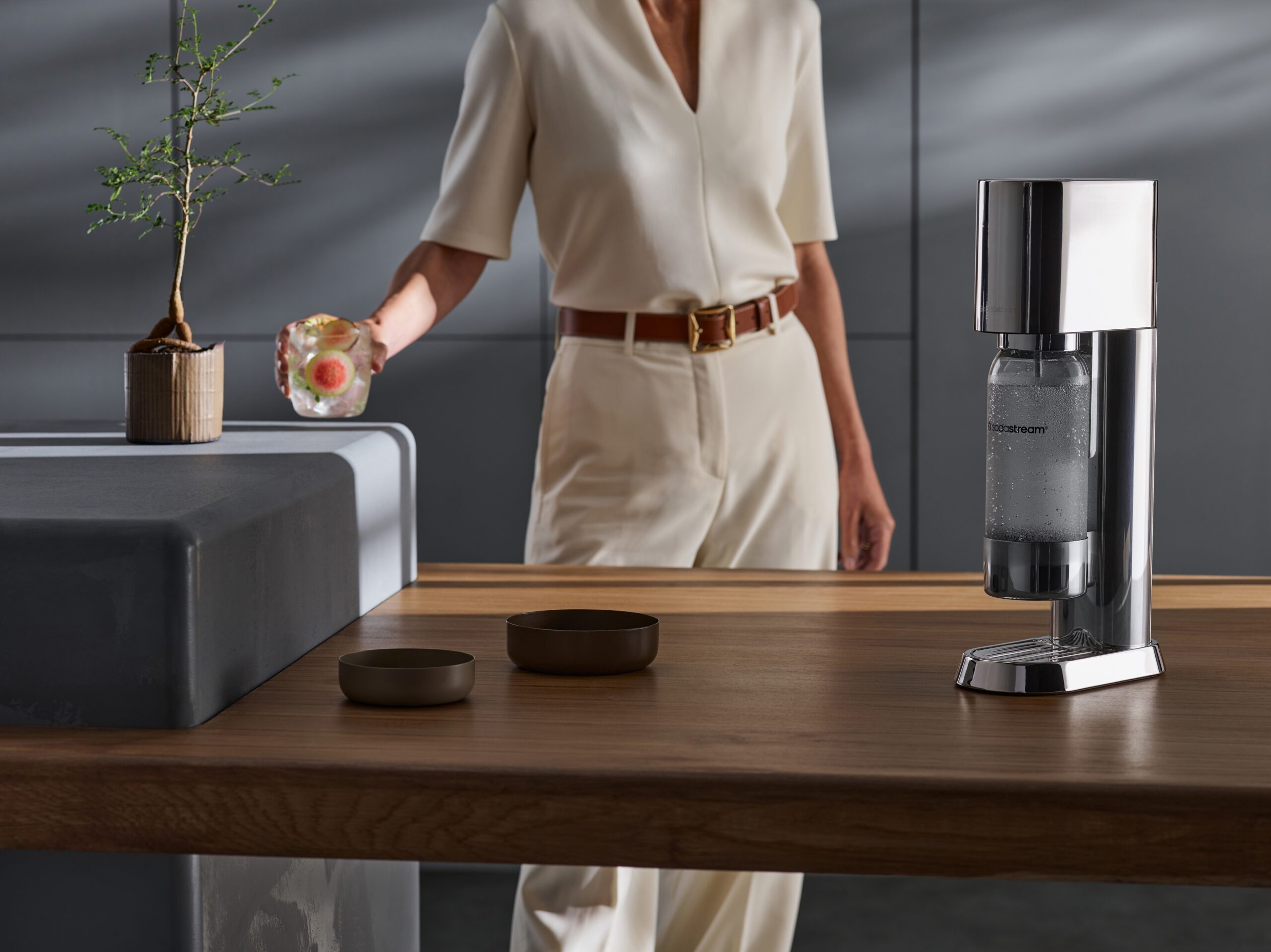סודהסטרים משיקה את ®Sodastream ensō ועולה עם קמפיין ותחרות נושאת פרסים