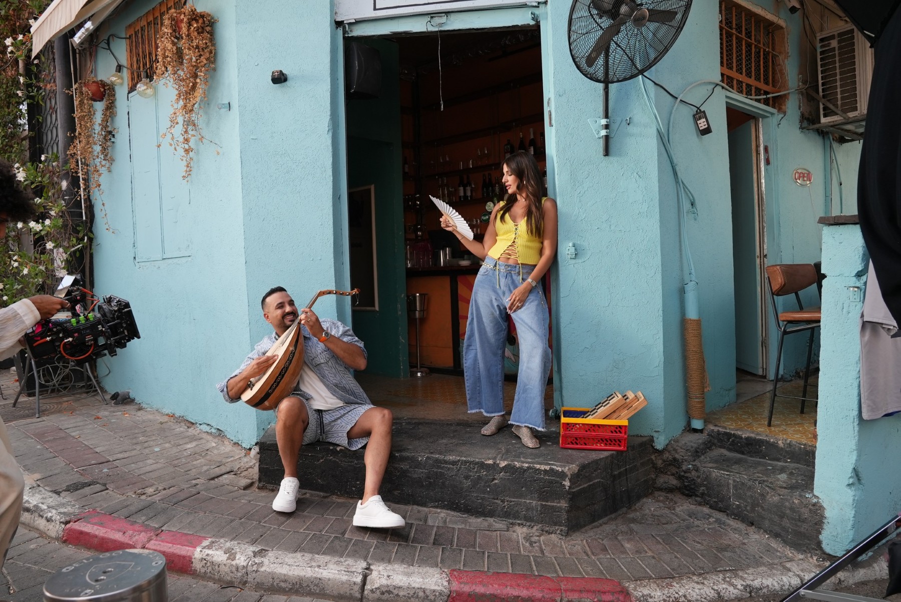 מותג האופנה לי קופר מצרף את הזמר והיוצר מאור אדרי לקמפיין המשלב אופנה, מוזיקה ותרבות
