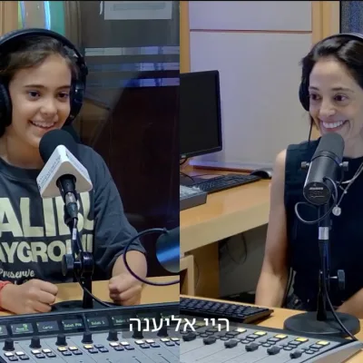 כשילדה בת 9 מתיישבת מול המיקרופון, היא מלמדת אותנו משהו על שיווק לילדים