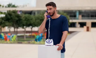 מייבלין ניו-יורק ועמותת ער"ן בקמפיין חברתי "אמיצים ביחד"