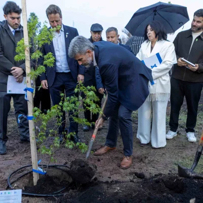 שלוש שנים לטבח בנובה: יער הנצחה ובו 414 עצים נחנך בארגנטינה