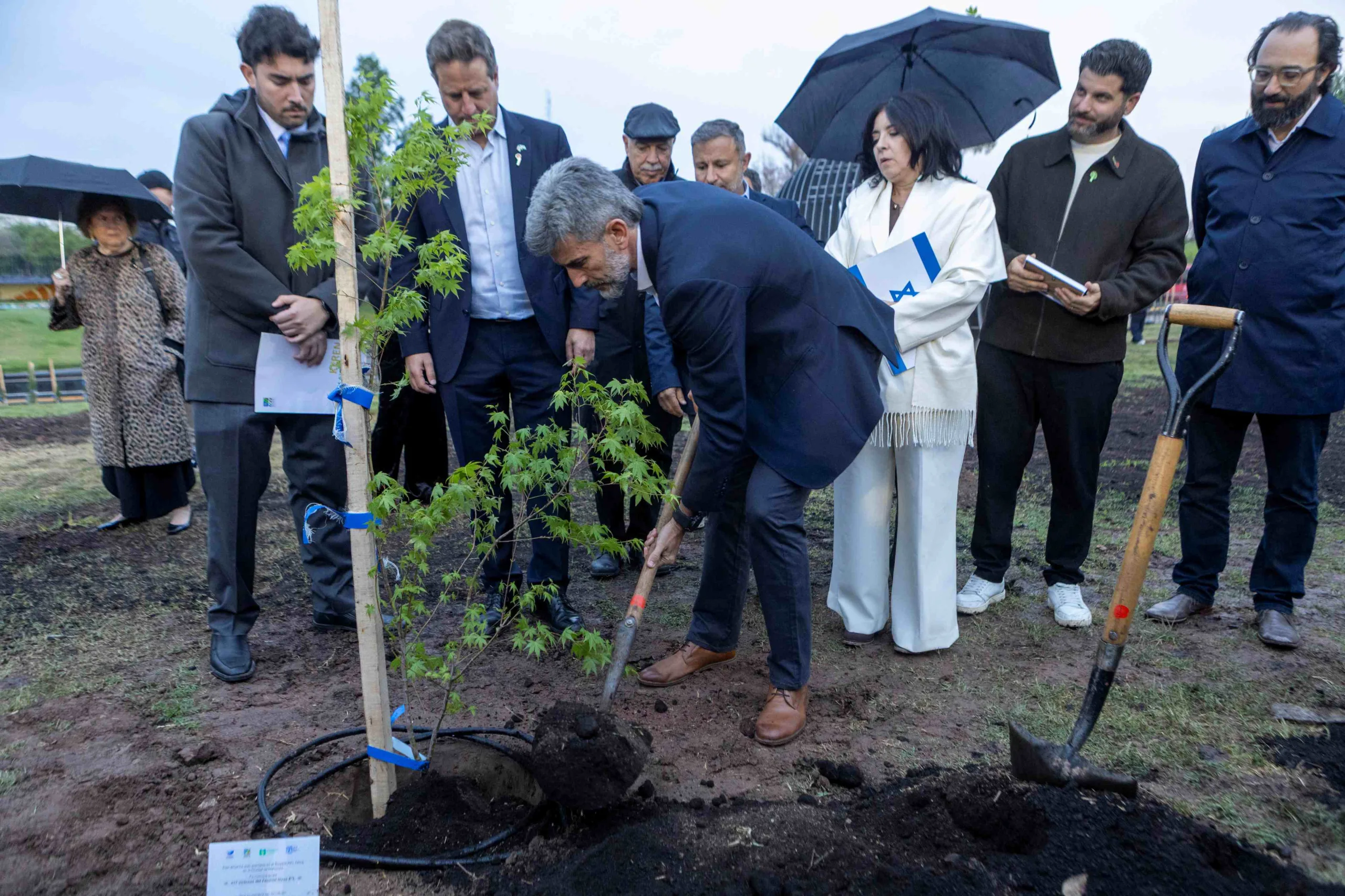 שלוש שנים לטבח בנובה: יער הנצחה ובו 414 עצים נחנך בארגנטינה